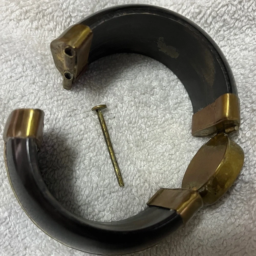 Antique Bracelet - Big & Chunky Ethnic Horn and Carnelian Stone w/ Brass Trim - Picture 3 of 8